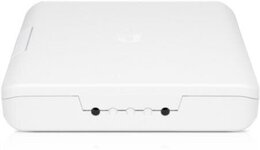 Ubiquiti UniFi Switch Flex Utility, wetterfestes Gehäuse, mit PoE Adapter