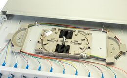 Lightwin LWL Spleissbox, 12 Fasern, 6x DSC Multimode, 50/125µm OM4 Pigtail