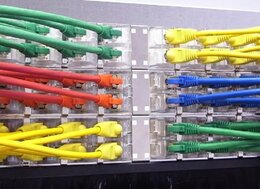 Wirewin High Quality 24-Port Keystone Modul-Leerpanel, 0° oder 45° winkelbar