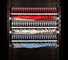 PATCHBOX PATCHBOX®Plus+ mit 24 PATCHBOX® Kassetten/Patchkabel, U/FTP, 1,7m, schwarz