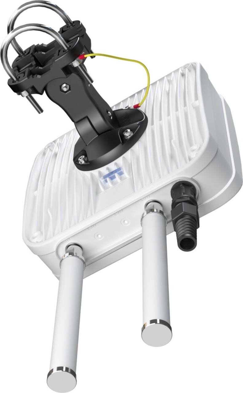 QuMax für RUT955, IP67 Outdoor Gehäuse mit LTE Richt-, WiFi & GPS Antenne
