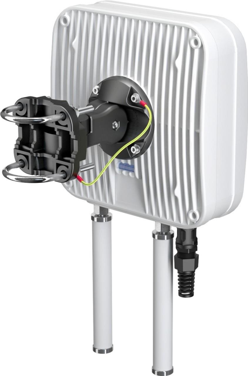 QuMax für RUT900/950, IP67 Outdoor Gehäuse mit LTE Richt- & WiFi Antenne