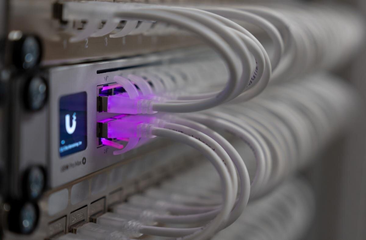 KAT6A 10 Gigabit Lightpatchkabel rund, U/UTP, transluzente Stecker