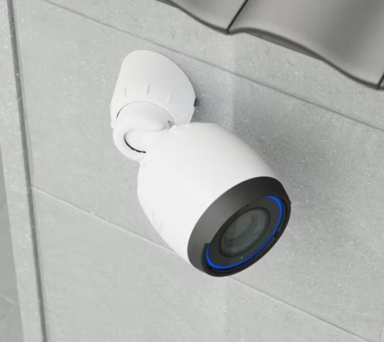 UniFi abgewinkelter Sockel für Bullet-Kamera, weiss