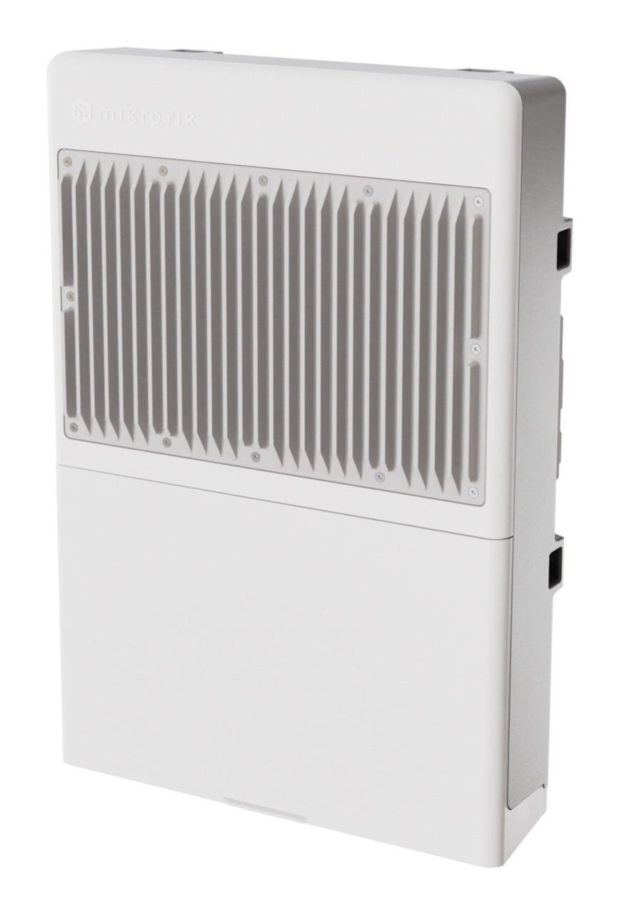 netPower Lite 8P - Outdoor Reverse PoE switch mit Gigabit Ethernet und 10G SFP+