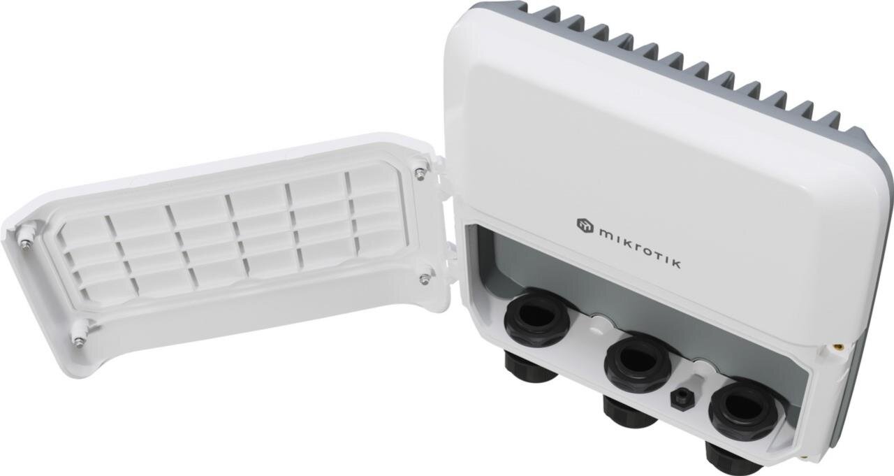 Heavy-Duty Home Outdoor Router, 4-Core, 7x 1GB, 1x 2.5GB, 1x 10GB SFP+, PoE