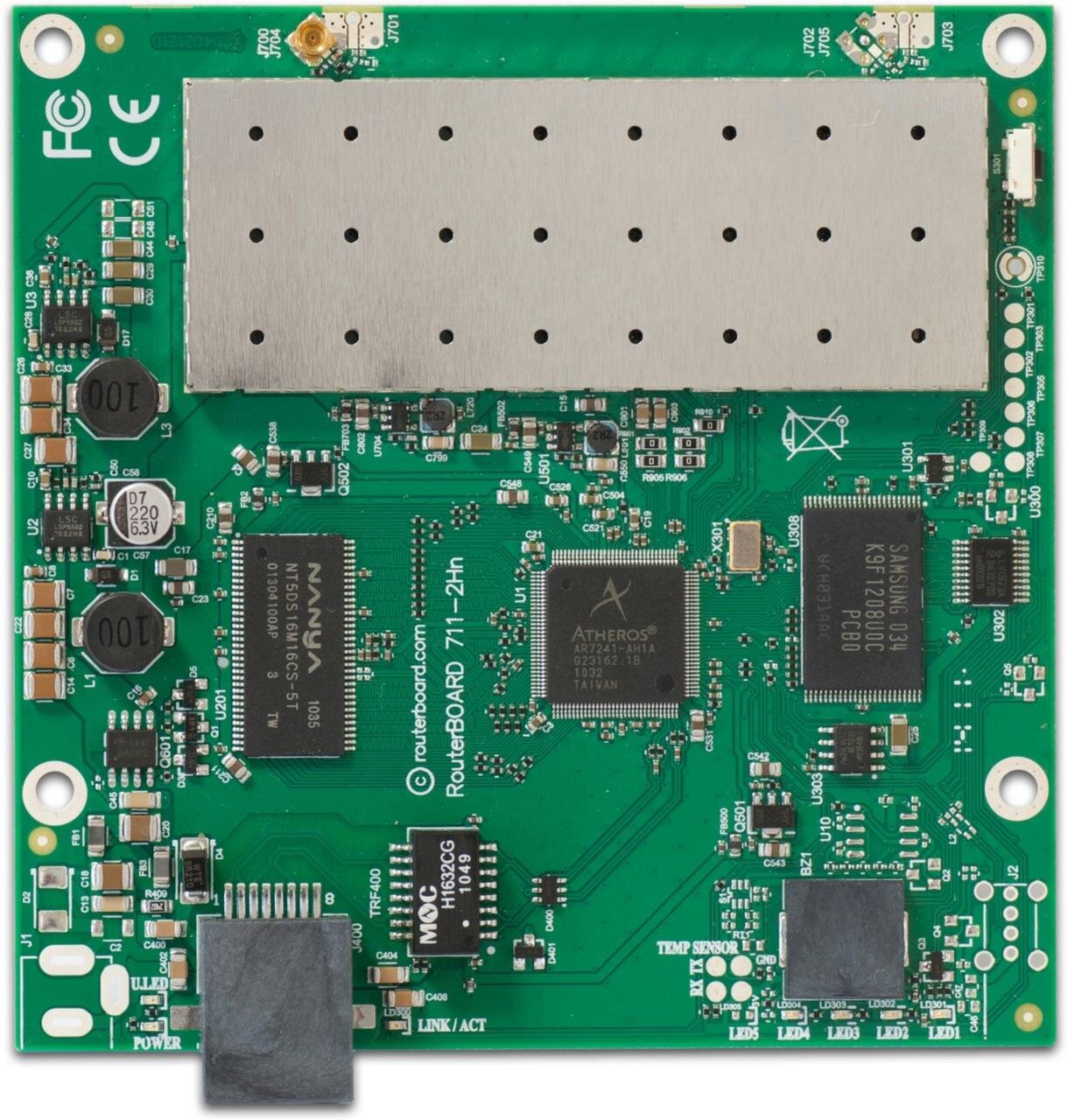 RouterBOARD 711 with 400Mhz Atheros CPU, 32MB RAM,