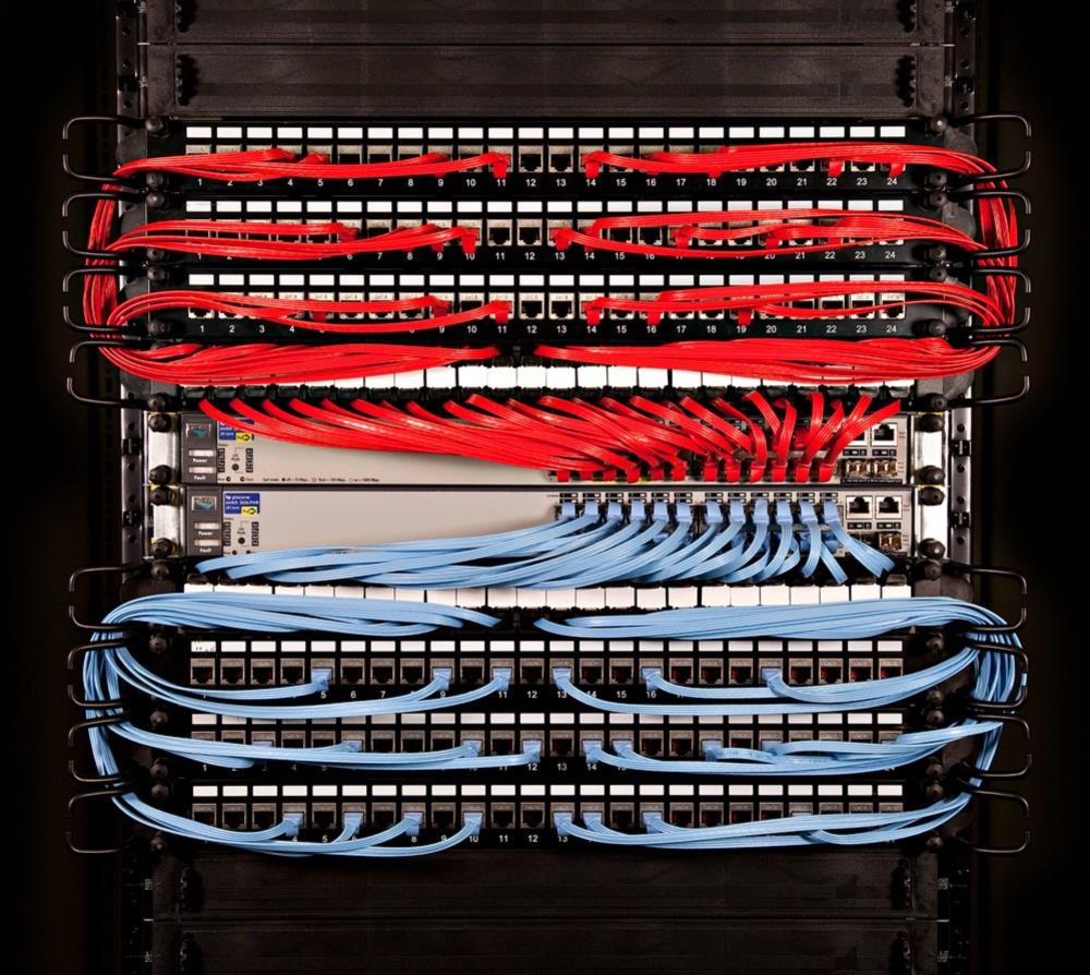 PATCHBOX®Plus+ mit 24 PATCHBOX® Kassetten/Patchkabel, U/FTP, 1,7m, schwarz