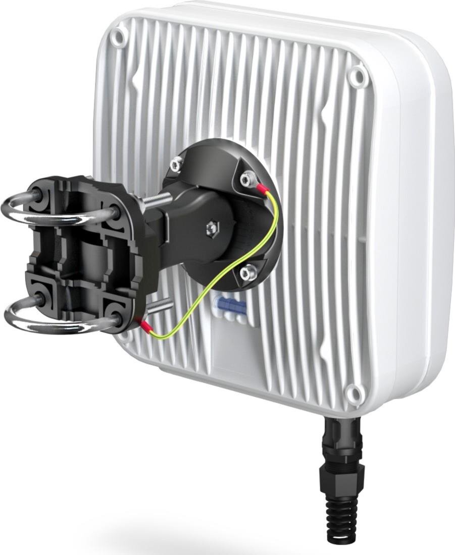 QuMax für TRB140, IP67 Outdoor Gehäuse mit LTE Richt-Antenne