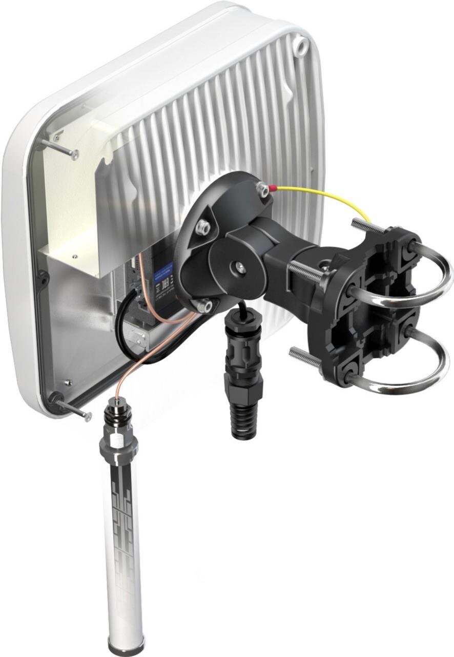 QuMax für RUT240/230, IP67 Outdoor Gehäuse mit LTE Richt- & WiFi Antenne
